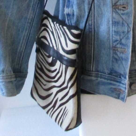 CACHÉ LEATHER & HAIRCALF CROSSBODY BAG❤️ - Picture 10 of 10